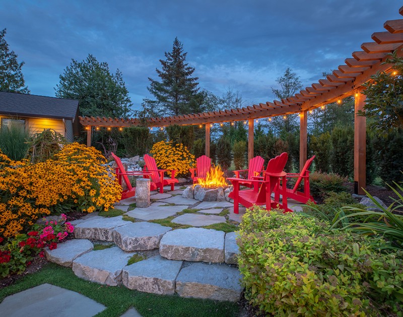 Fire Pit & Concrete Seating